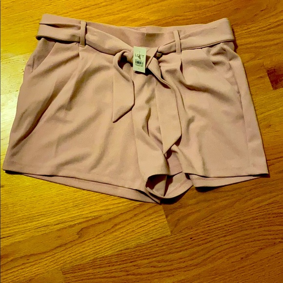 Loft Tie waist stretch pull on shorts NWT - Picture 2 of 2
